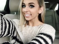 Blonde pornstar Sindi Star